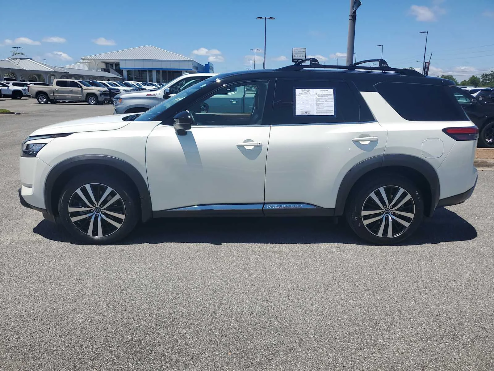Used 2024 Pearl White Tricoat Whit Nissan Platinum image 2