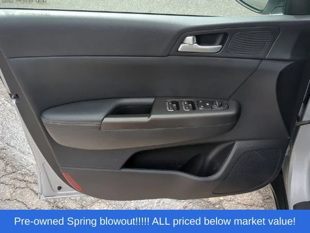 Used 2017 Silver Kia EX image 20
