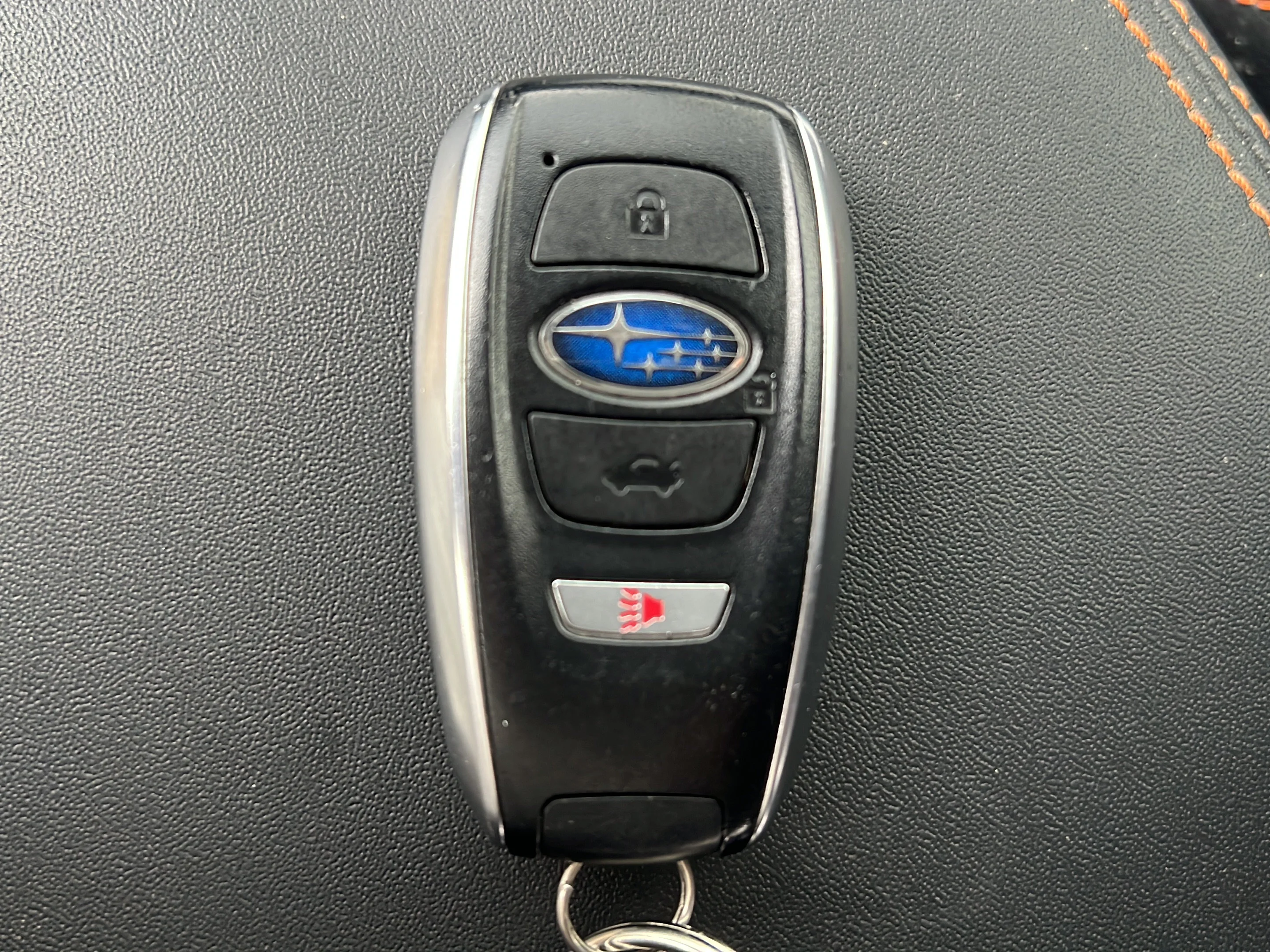 Used 2019 Ice Silver Metallic Subaru Limited image 25