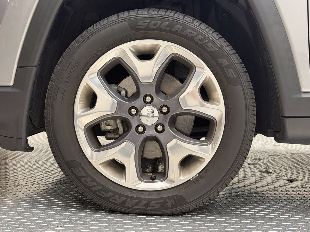 Used 2021 Billet Silver Metallic Jeep Limited image 5