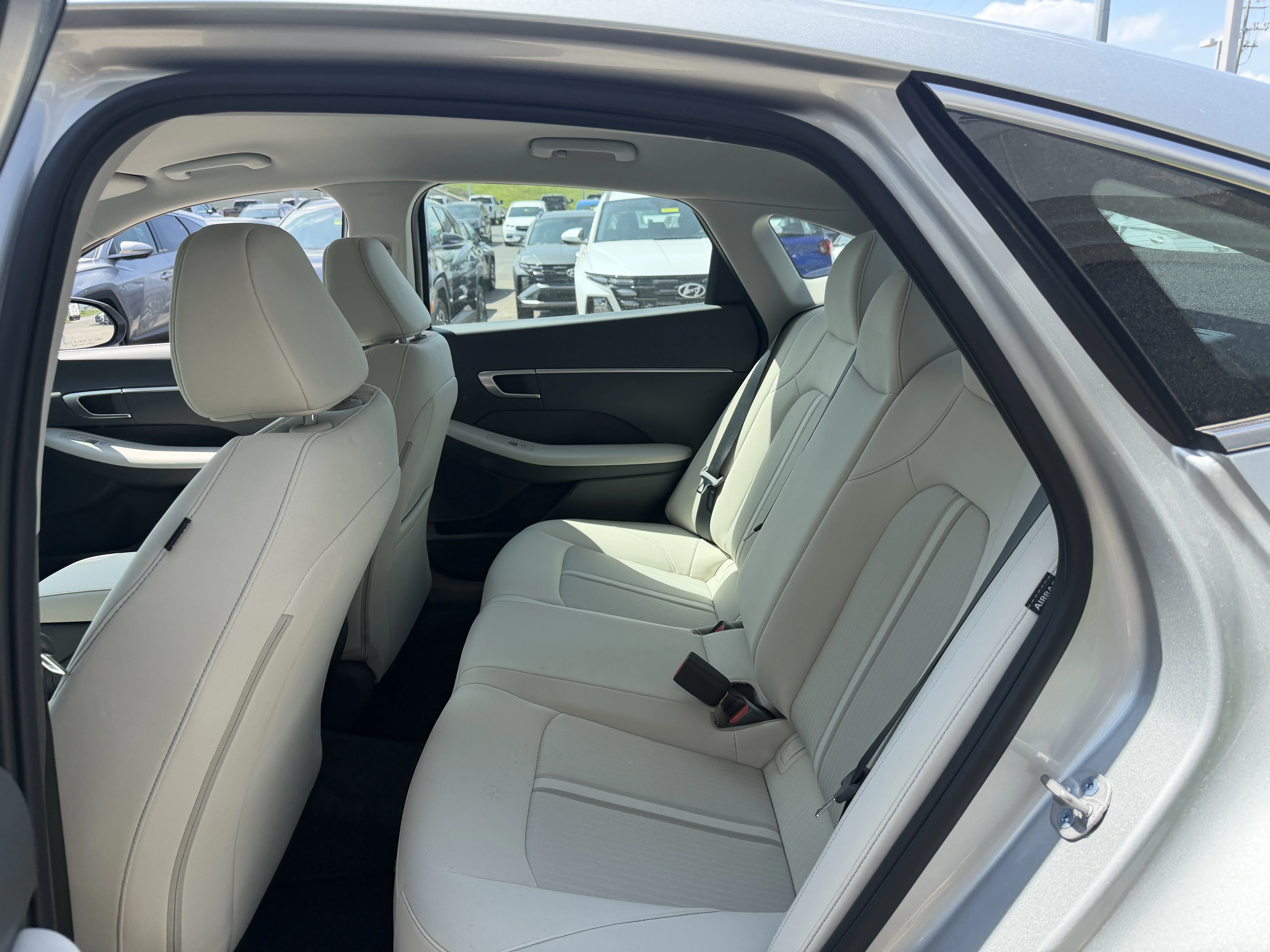 Used 2026 Aero Silver Hyundai SE image 21