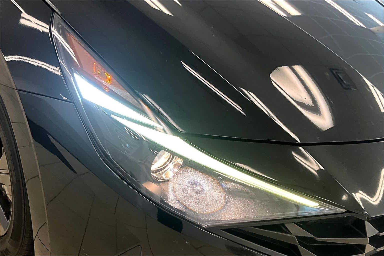 Used 2022 Phantom Black Hyundai SEL image 24