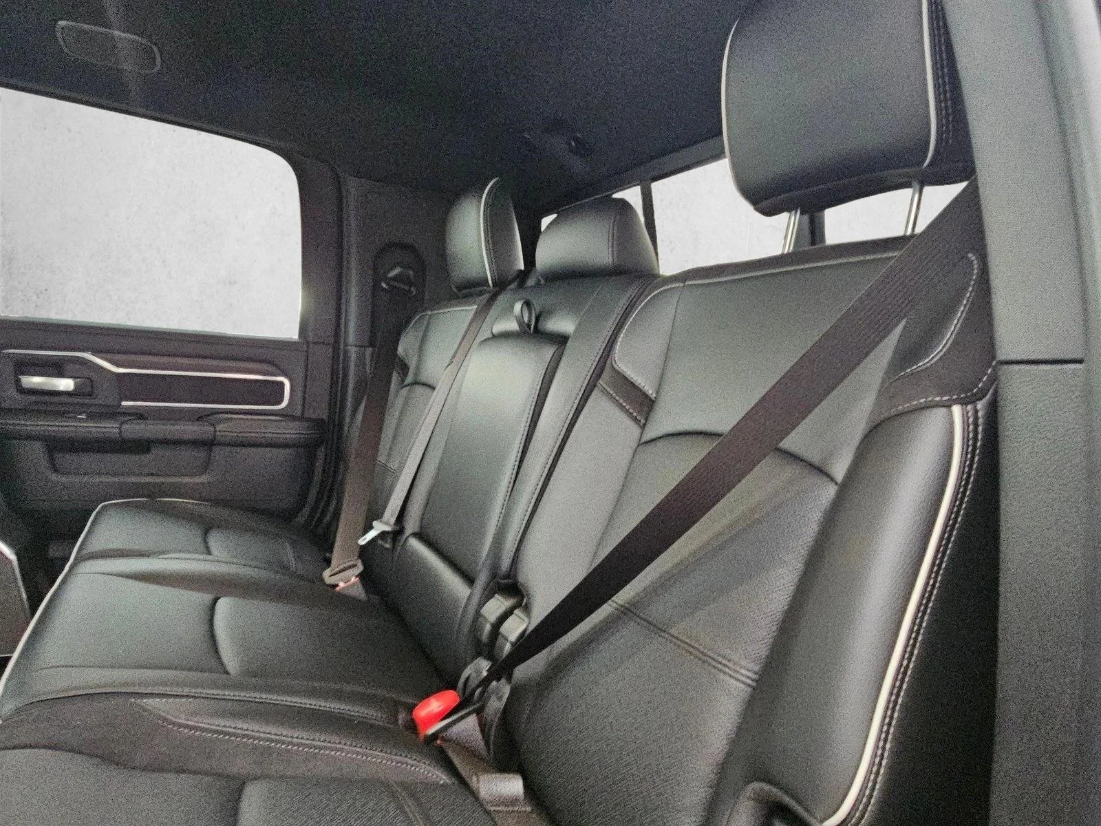 New 2026 Diamond Black Crystal Pearl-Coat Exterior Paint RAM Laramie image 15