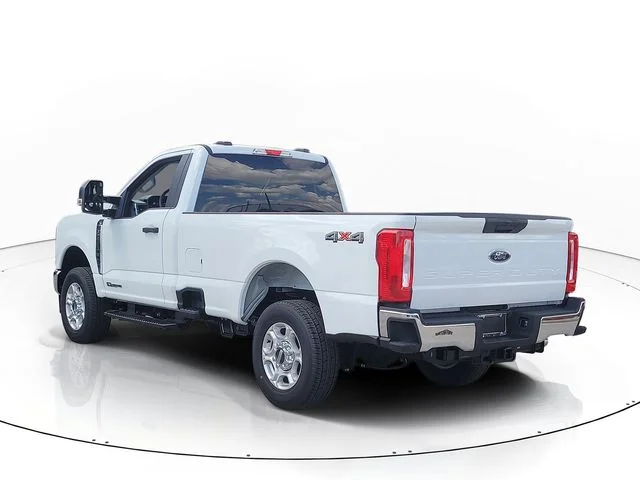 New 2026 Oxford White Ford XLT image 7