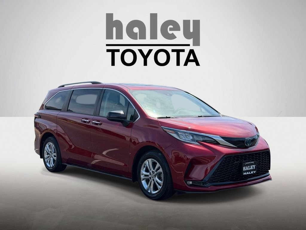 2022 Toyota Sienna XSE 7-Passenger Hybrid AWD's photo