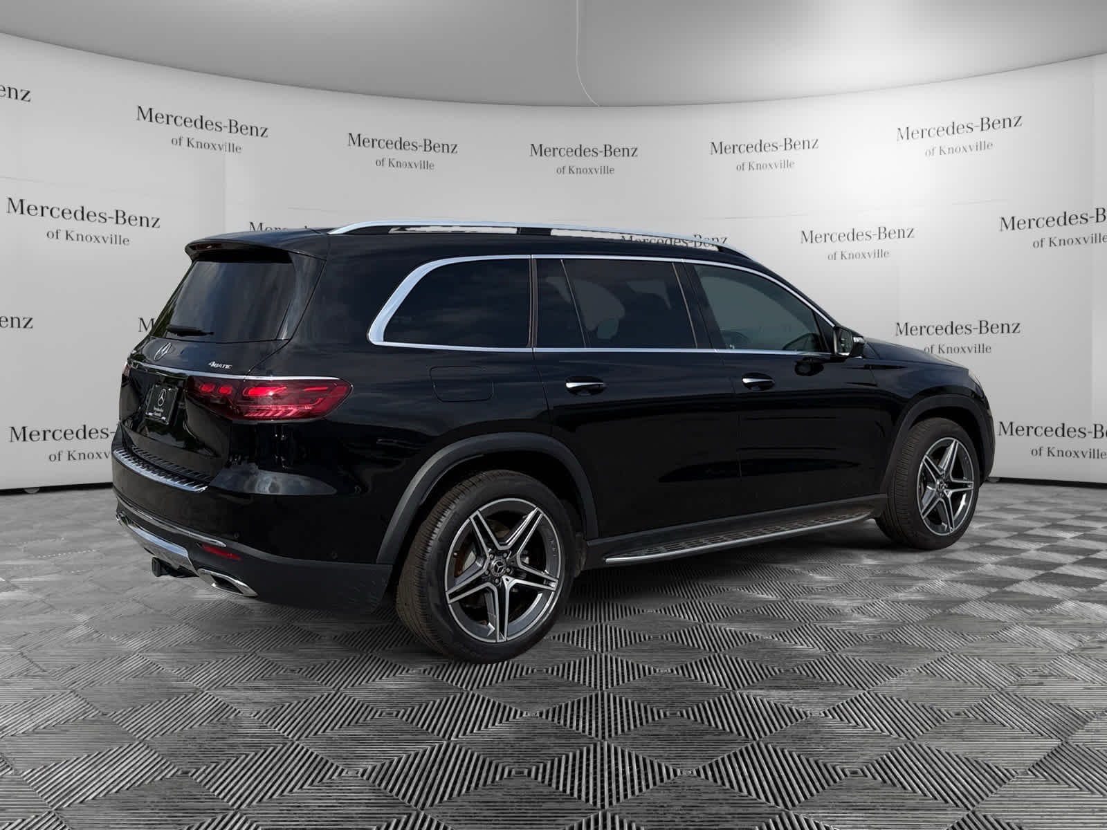 Certified Used 2025 Obsidian Black Metallic Mercedes-Benz GLS 450 image 5