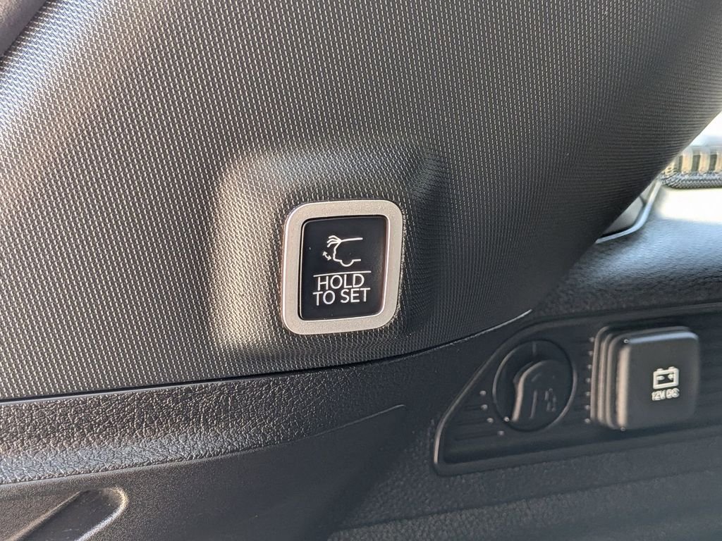 Used 2024 White Jeep 4xe image 9