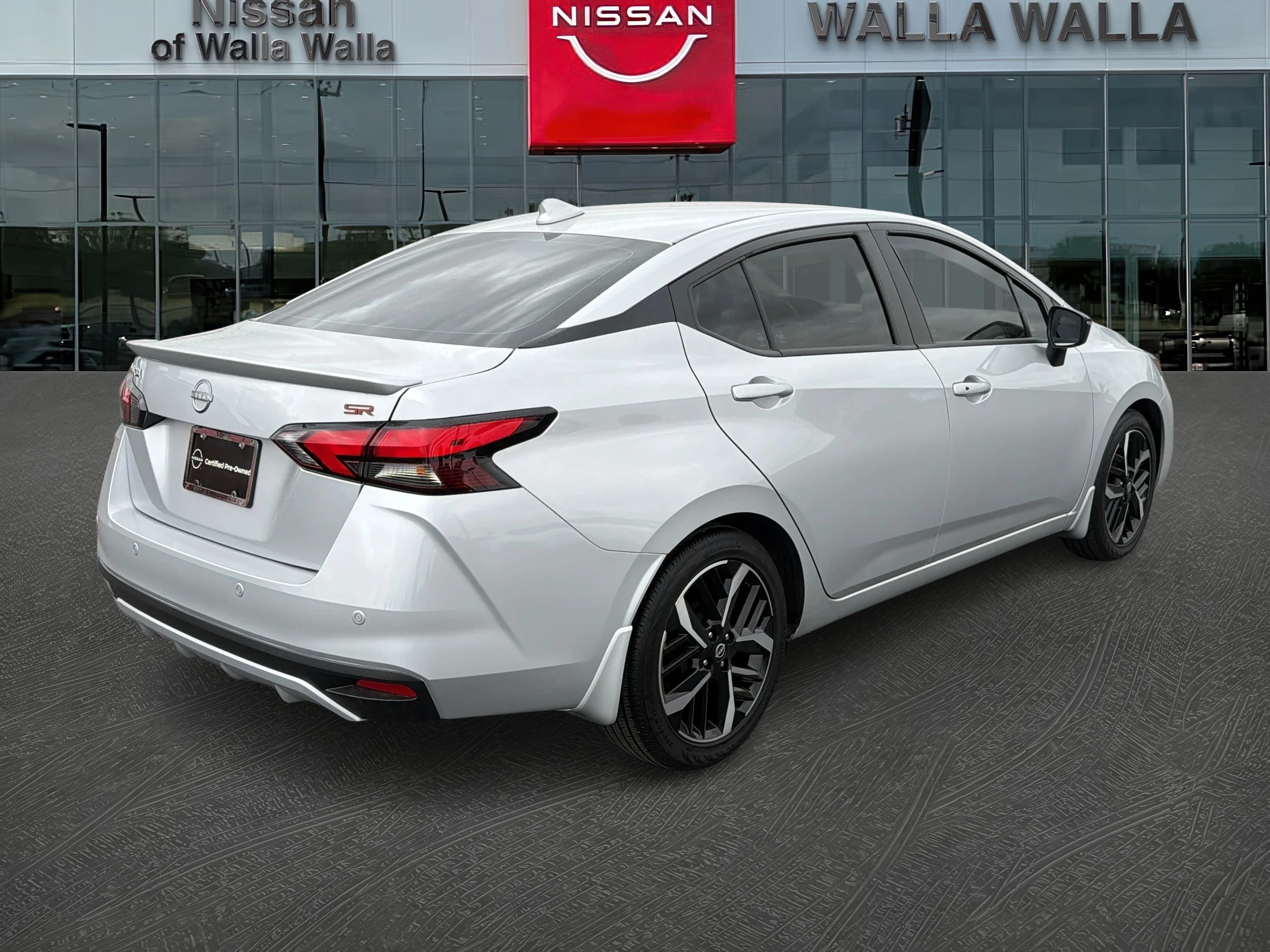 2025 Nissan Versa Sedan SR - Photo 7