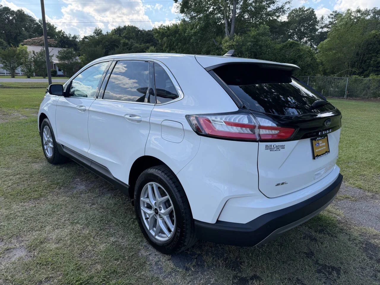 Used 2024 White Ford SEL AWD 4dr SUV image 3