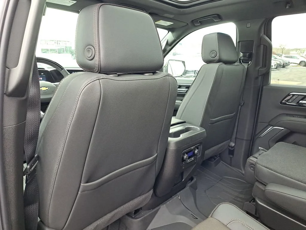 2026 Chevrolet Suburban High Country - Photo 23