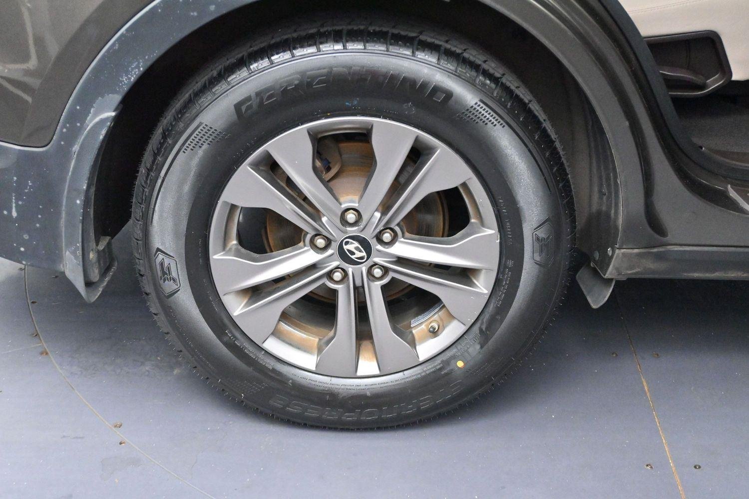 Used 2013 Cabo Bronze Hyundai Sport image 29