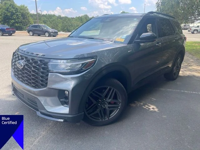 Used 2025 Gray Ford ST-Line image 2