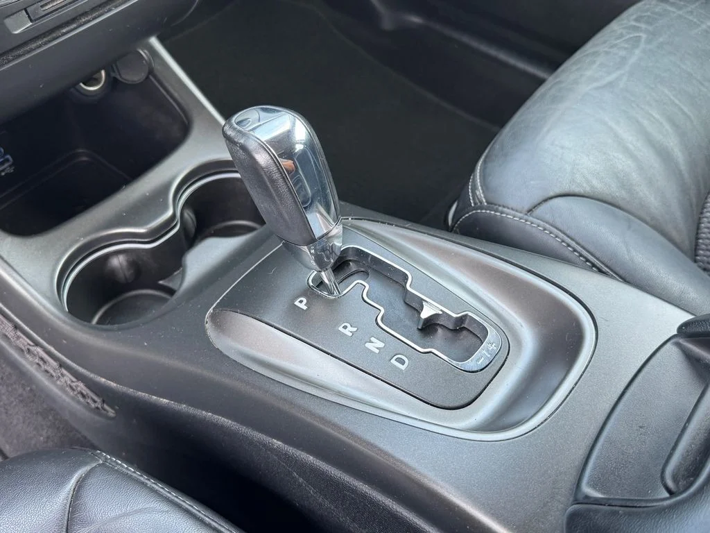 Used 2018 Black Dodge Crossroad image 22