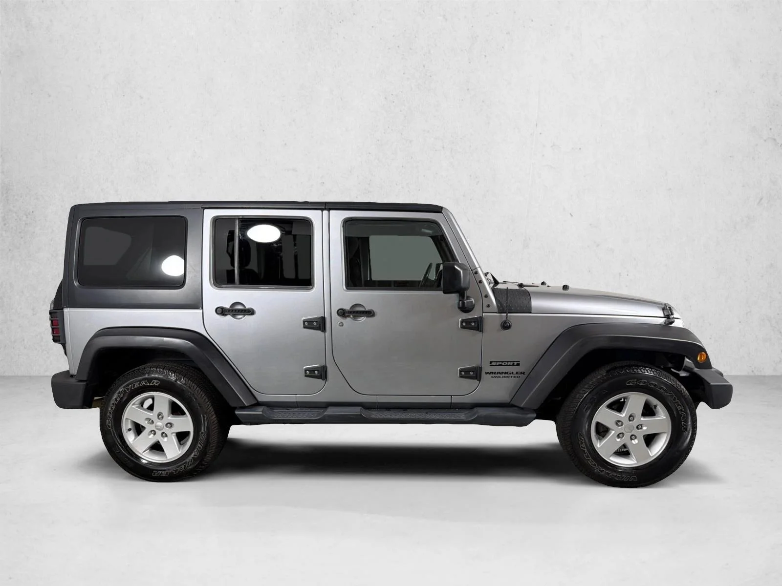 Used 2017 Red Jeep Sport image 2