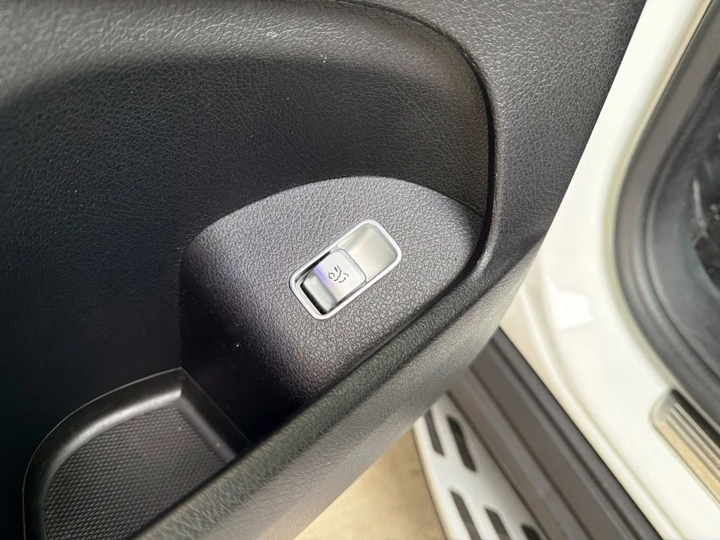 Used 2020 White Mercedes-Benz GLE 350 image 55