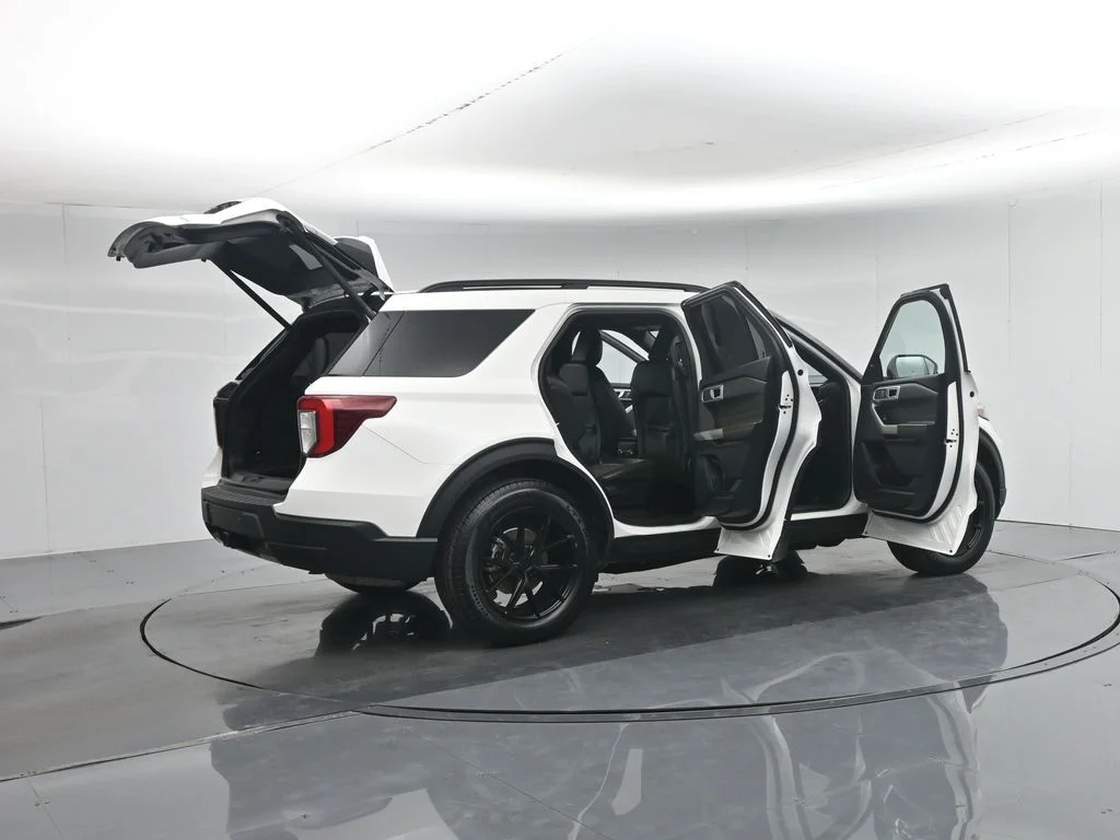 Used 2022 White Ford Timberline image 5