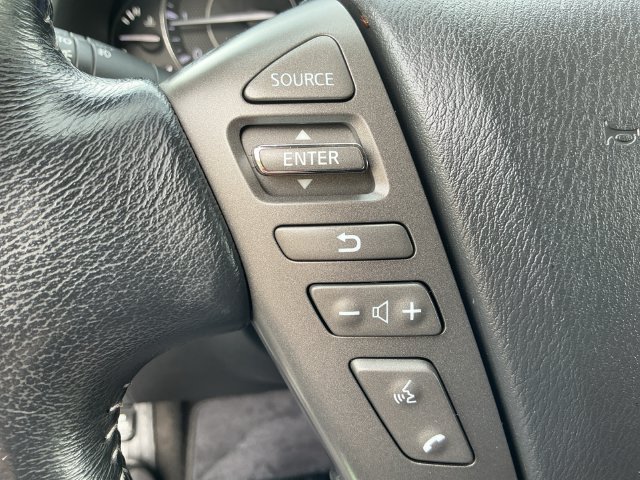 Used 2020 Blue Nissan SL image 19