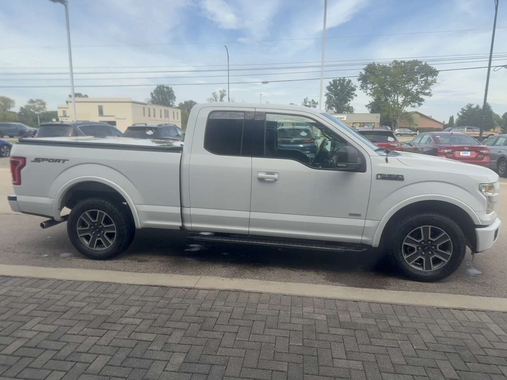 Used 2016 Oxford White Ford XLT image 3