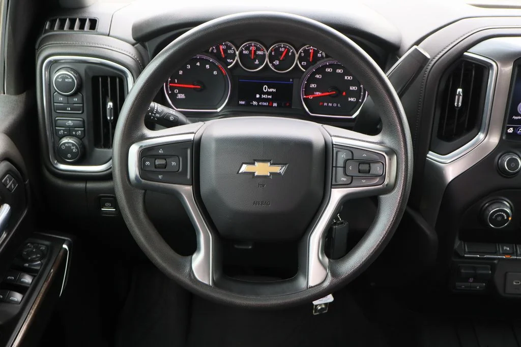 Used 2022 White Chevrolet LT image 14