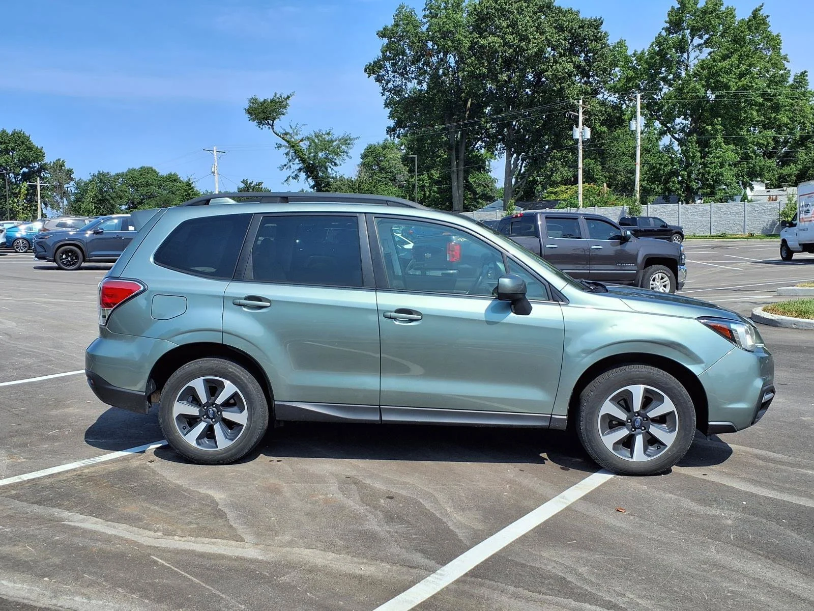 Used 2018 Jasmine Green Metallic Subaru Premium image 2