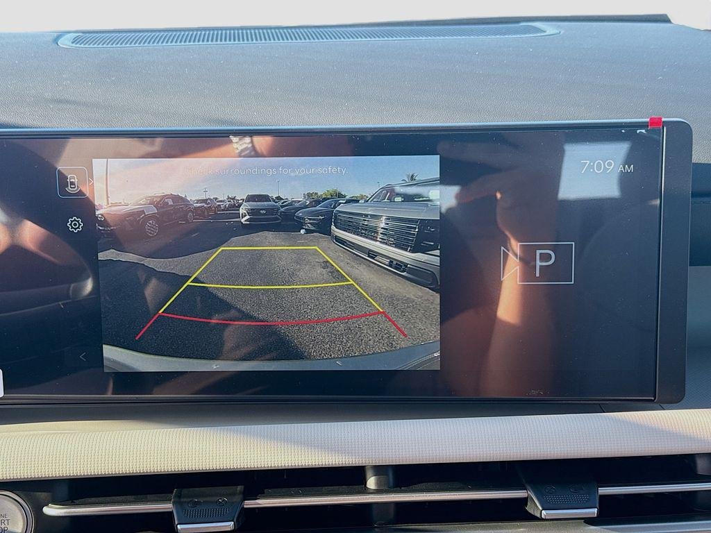 New 2026 Shimmering Silver Hyundai SE FWD image 11