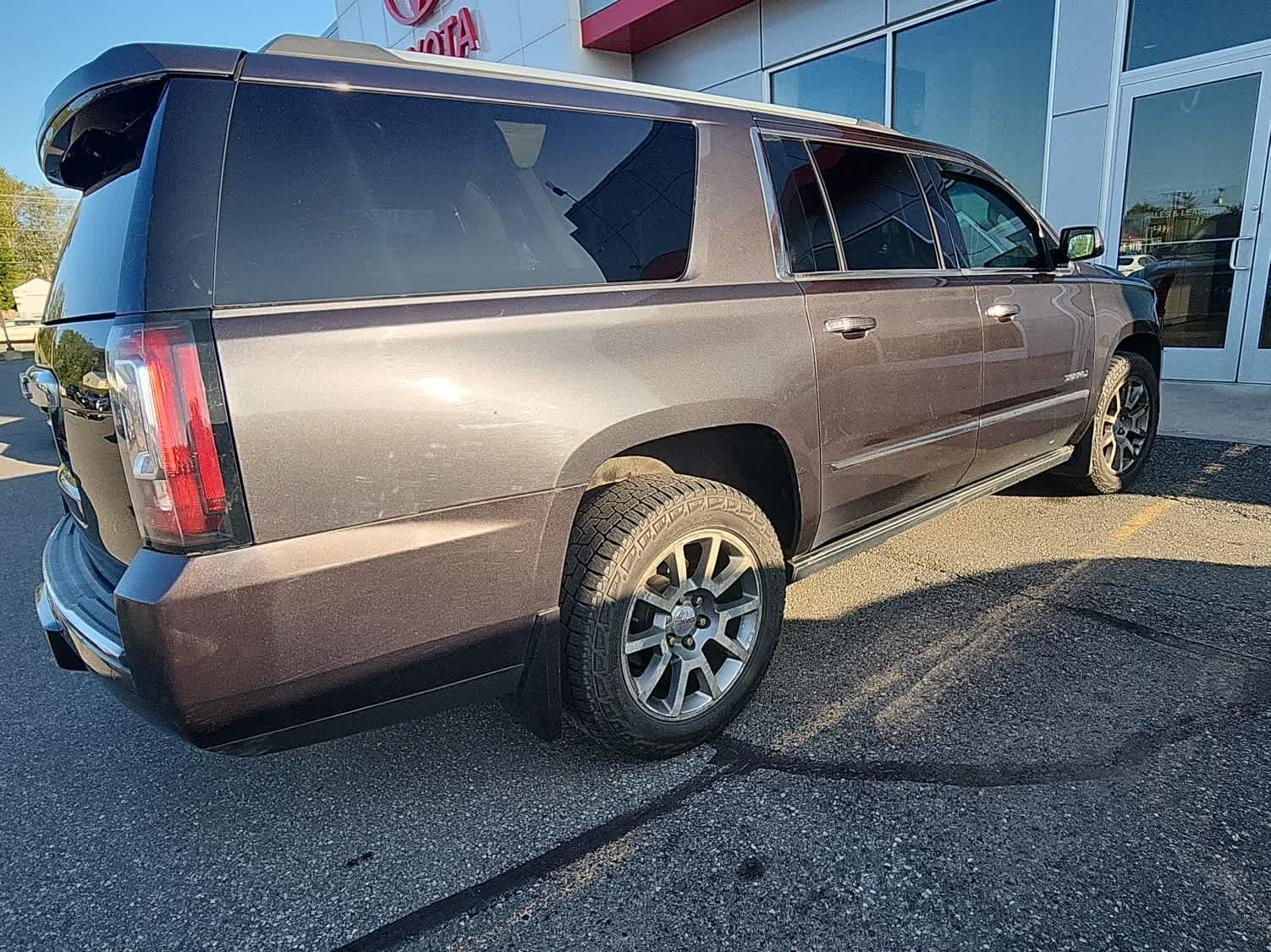 Used 2015 Iridium Metallic GMC Denali image 2