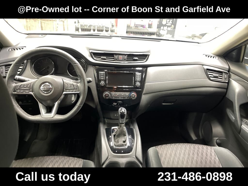 Used 2020 Gray Nissan S image 18