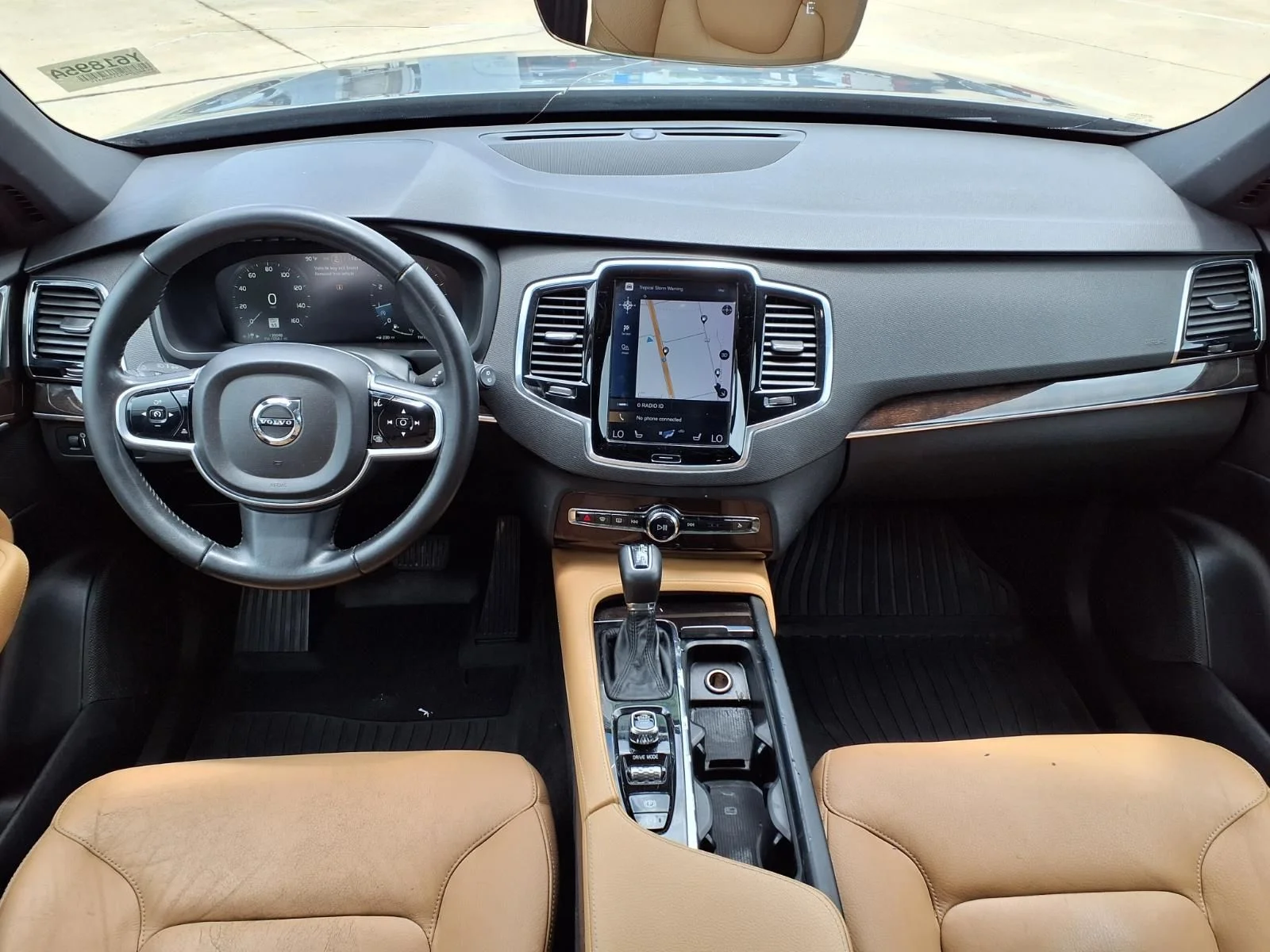 Used 2018 Gray Volvo T6 Momentum image 11