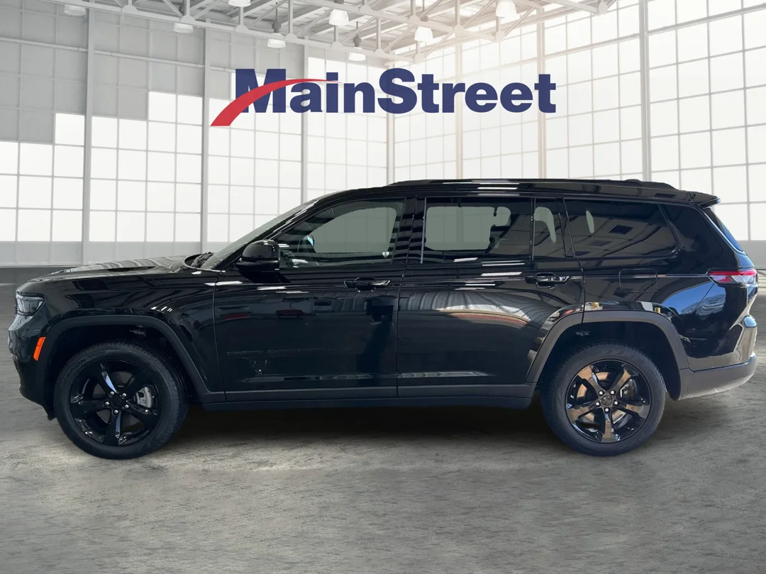 Used 2025 Jeep Grand Cherokee L Limited with VIN 1C4RJKBG1S8662376 for sale in Kansas City