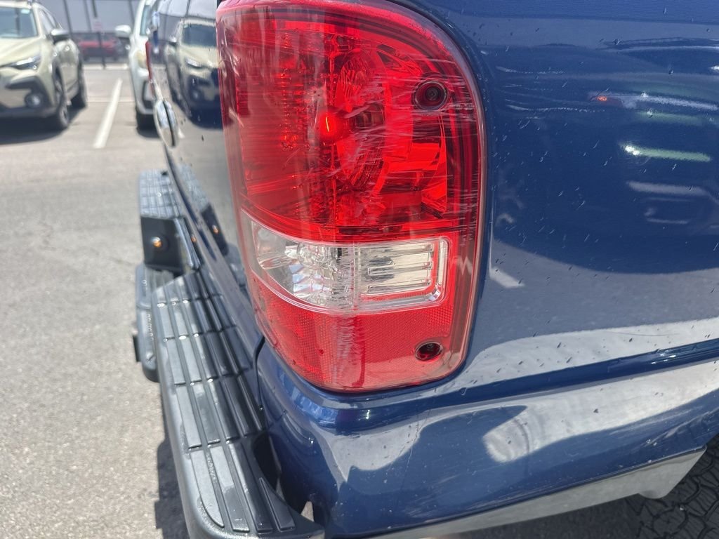 Used 2011 Blue Ford XLT image 9