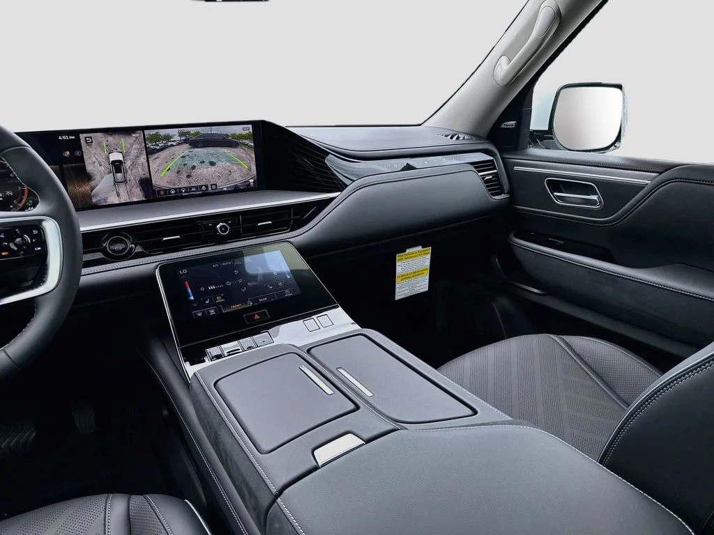 New 2027 RADIANT WHITE INFINITI Luxe 4WD image 25