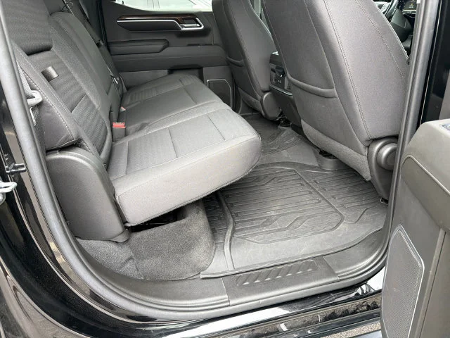 Used 2022 ONYX BLACK GMC Elevation image 15