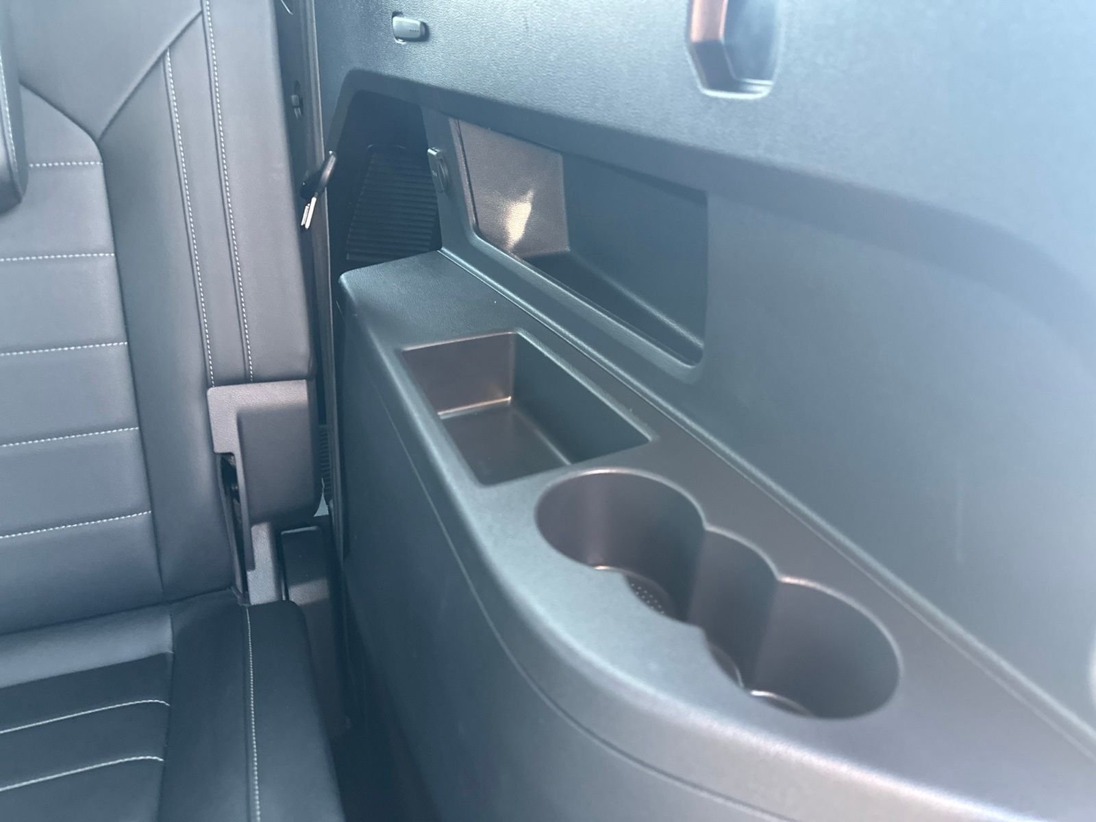 Used 2019 Gray Volkswagen SEL Premium image 32