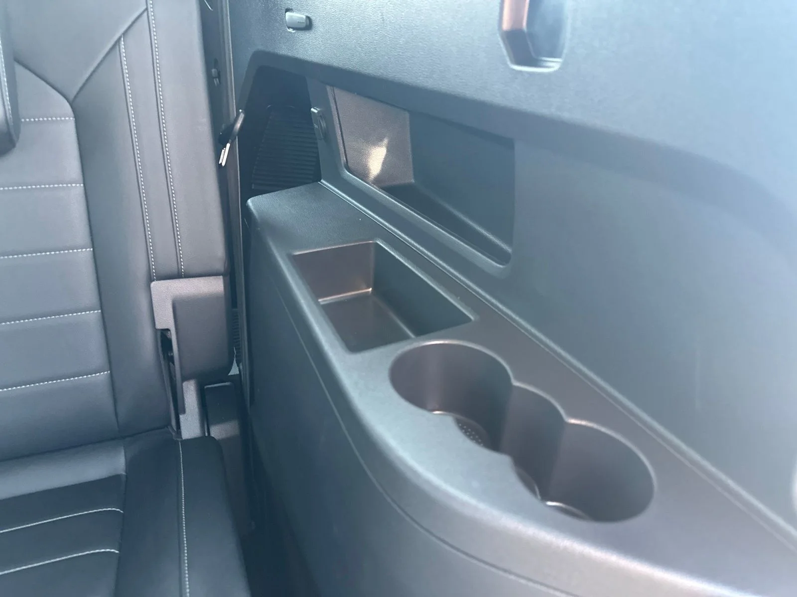 Used 2019 Gray Volkswagen SEL Premium image 32