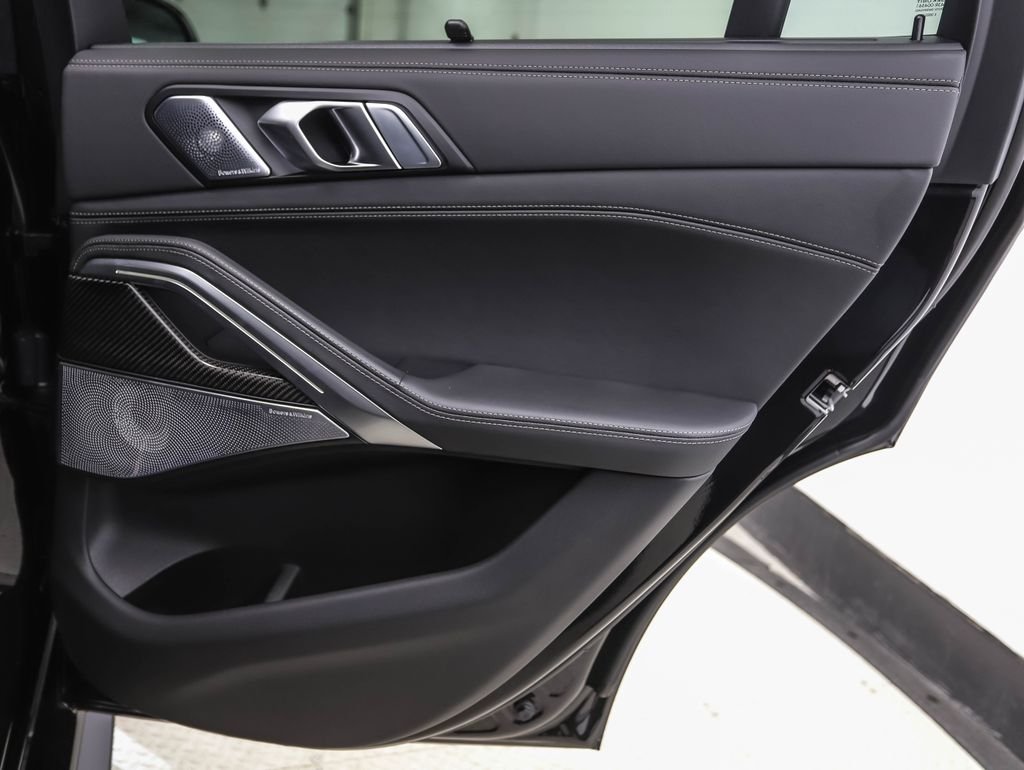 Used 2026 Black Sapphire Metallic BMW M60i image 25