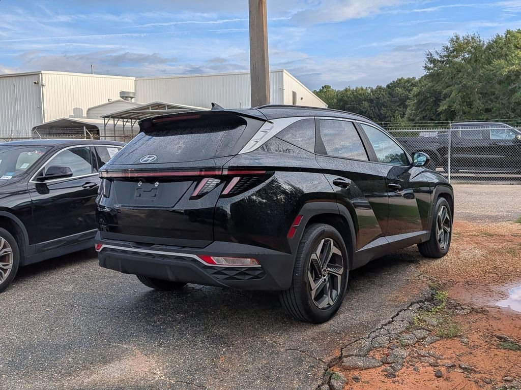 Used 2023 Black Hyundai SEL image 3
