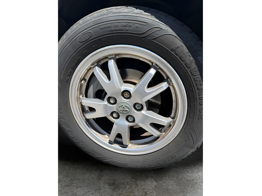 Used 2010 Winter Gray Metallic Toyota III image 10