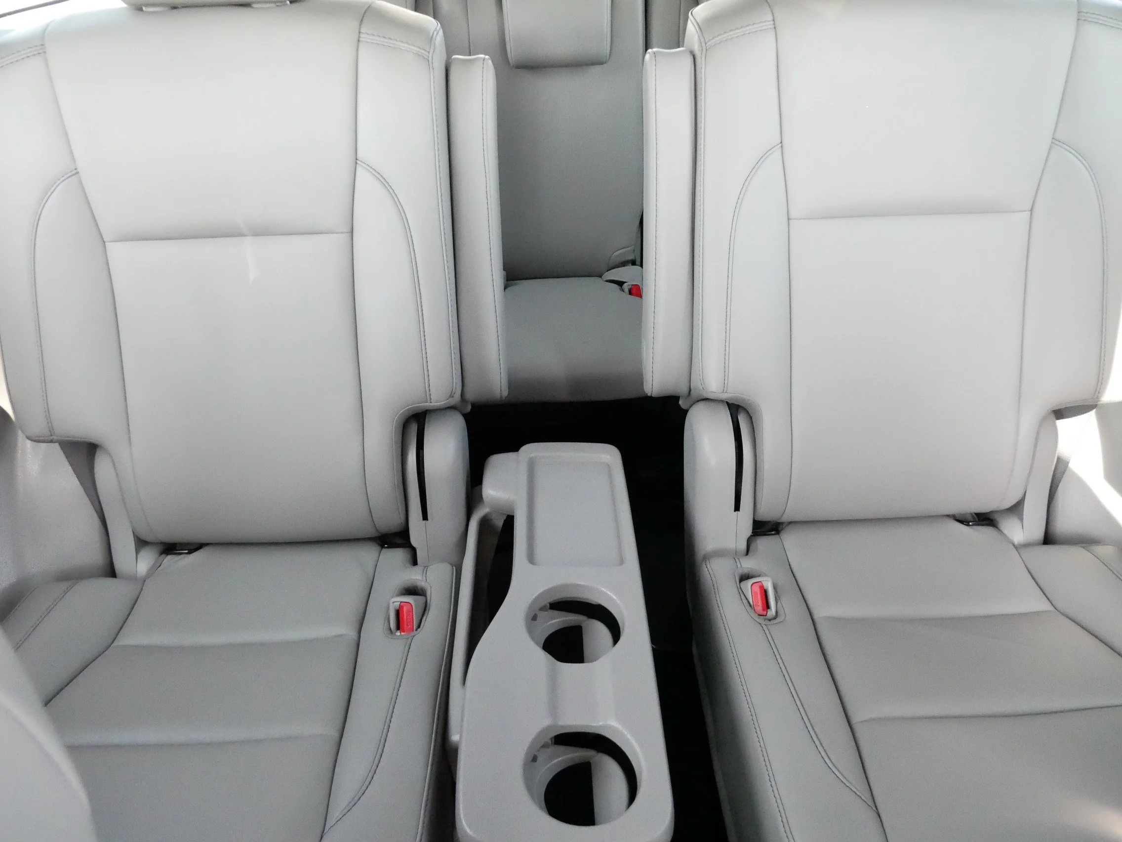 Used 2019 Celestial Silver Metallic Toyota XLE image 13