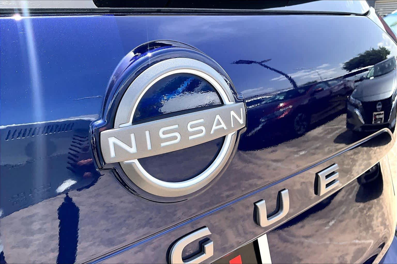 Used 2026 Deep Ocean Blue Pearl Nissan SV image 30