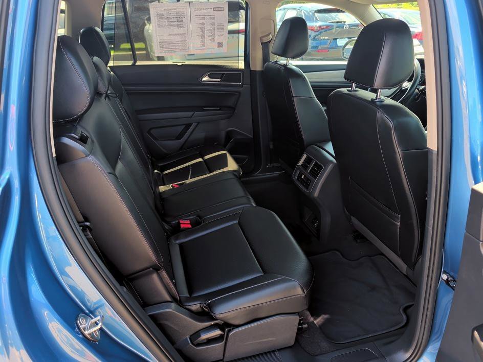 Used 2019 Pacific Blue Metallic Volkswagen 3.6L V6 SE image 13