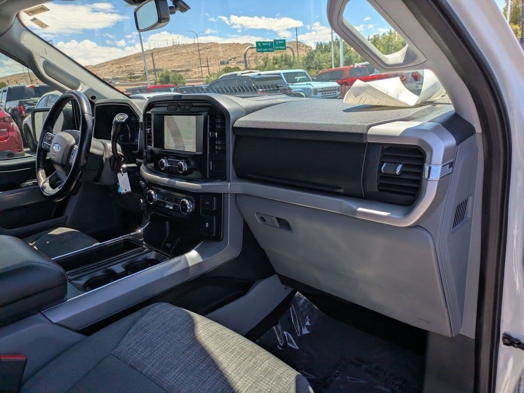 Used 2022 Oxford White Ford XLT image 30