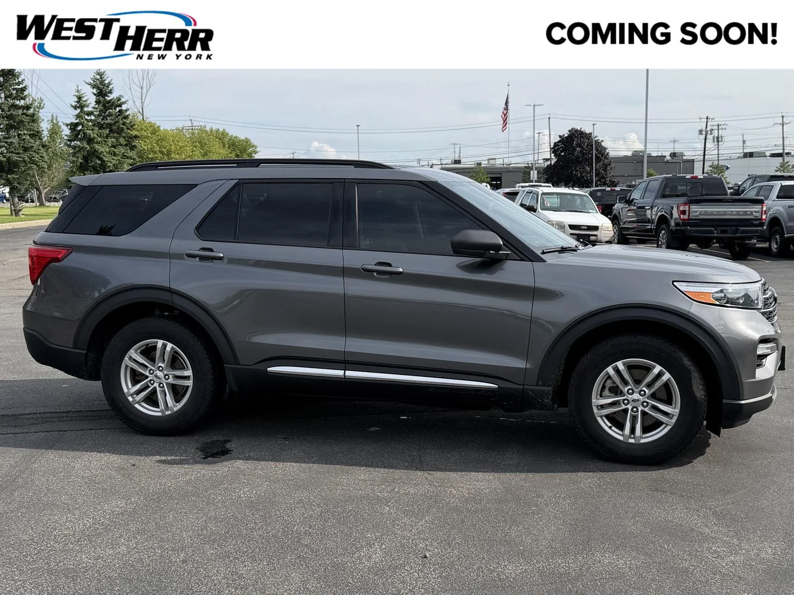 2022 Ford Explorer XLT 4WD's photo