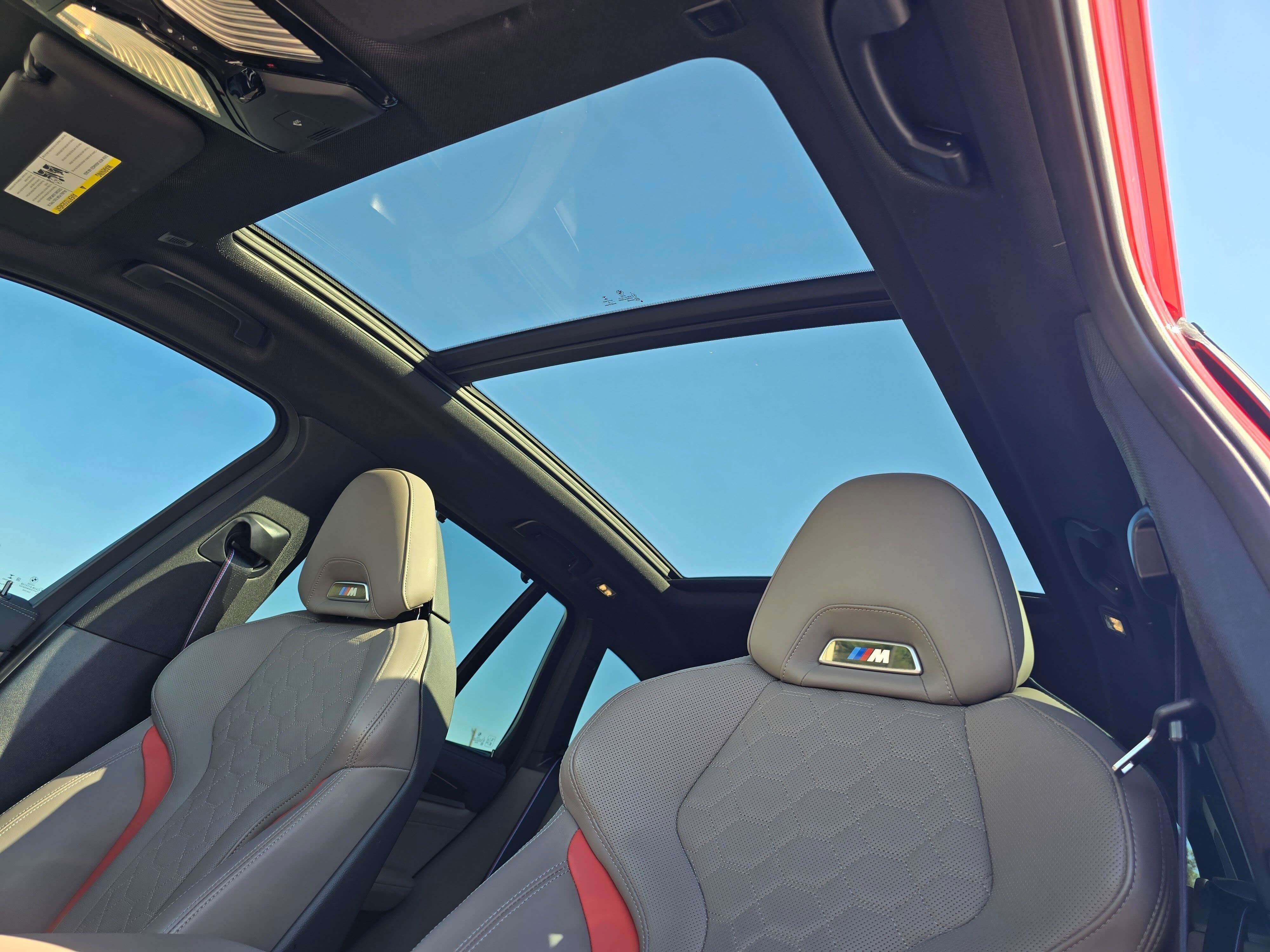 Used 2022 Toronto Red Metallic BMW M image 29