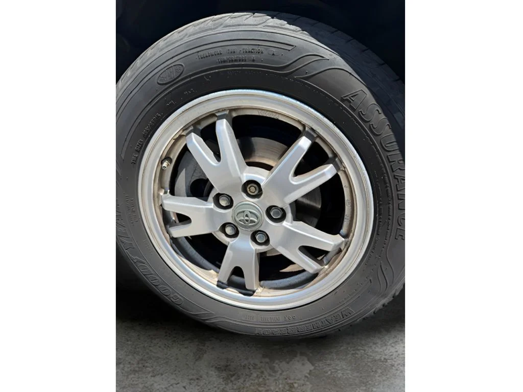Used 2010 Winter Gray Metallic Toyota III image 10