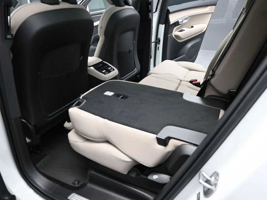 Used 2026 Crystal White Volvo Plus image 17