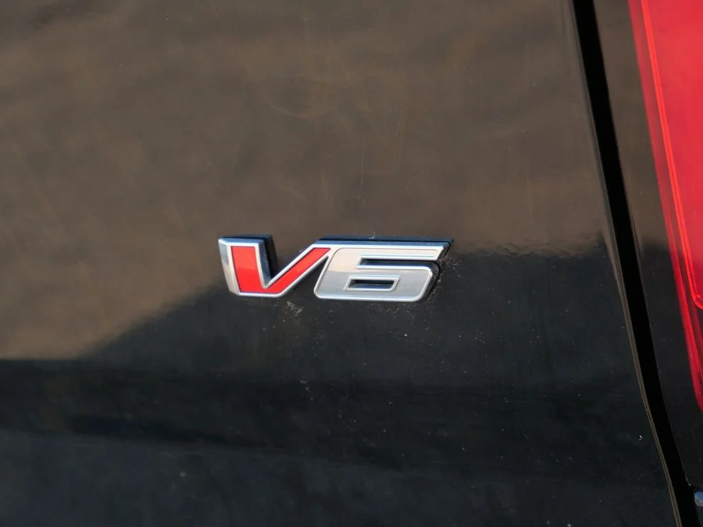 Certified Used 2022 Black Chevrolet Z71 image 8