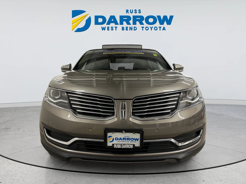 Used 2017 Gray Lincoln Reserve image 8