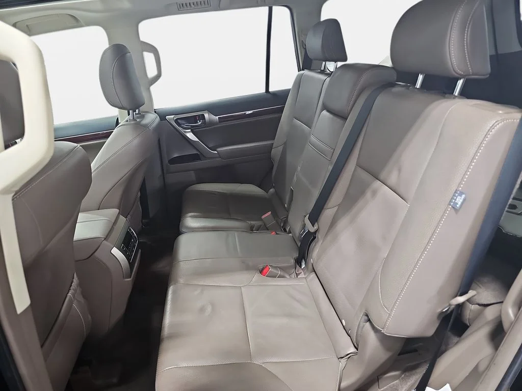 Used 2017 Black Lexus 460 image 12