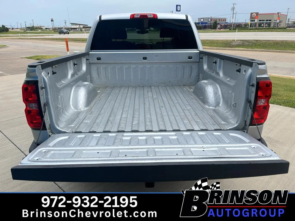 Used 2017 Silver Ice Metallic Chevrolet LT image 18