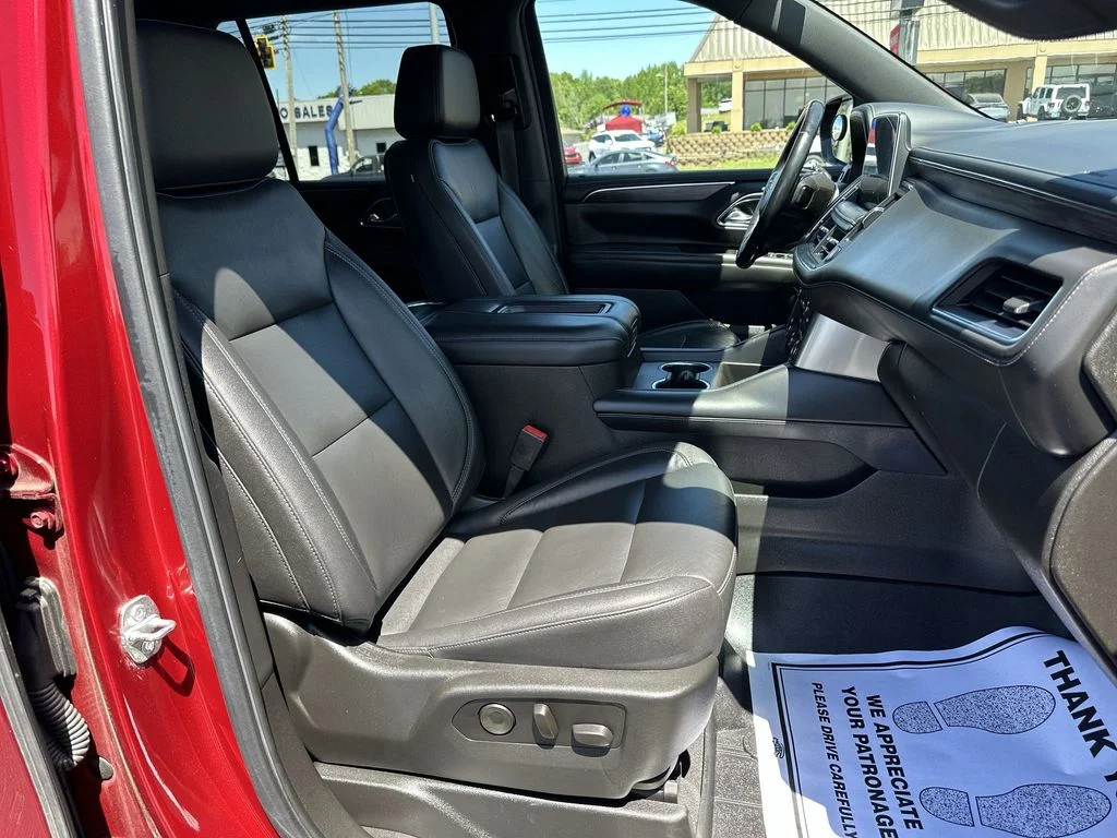 Used 2021 Red Chevrolet Z71 image 31